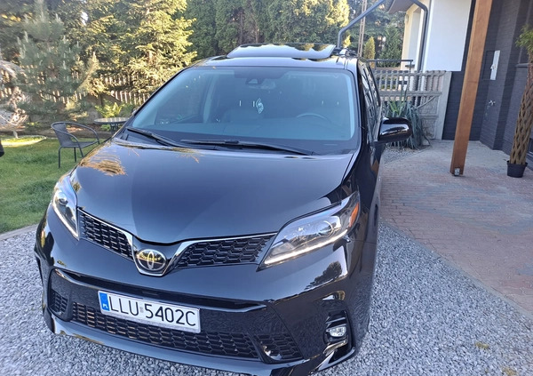 Toyota Sienna cena 169000 przebieg: 29000, rok produkcji 2020 z Łuków małe 631